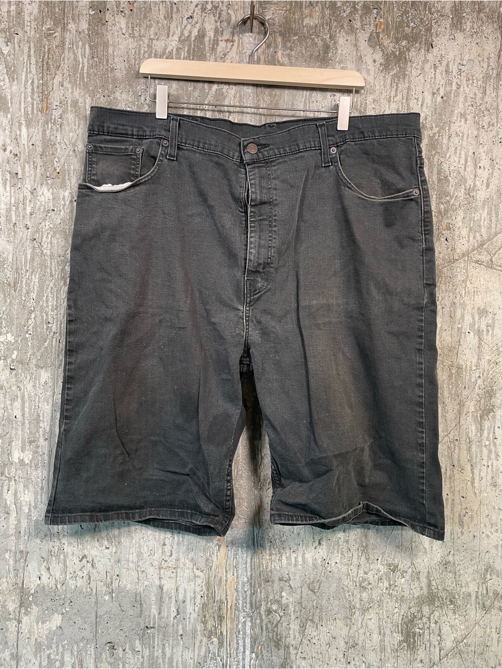 LEVI'S Men's 569 Loose Shorts Size 42 in Black